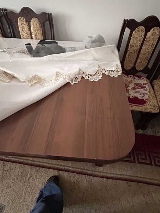 СРОЧНО ПРОДАМ Стол и стулья