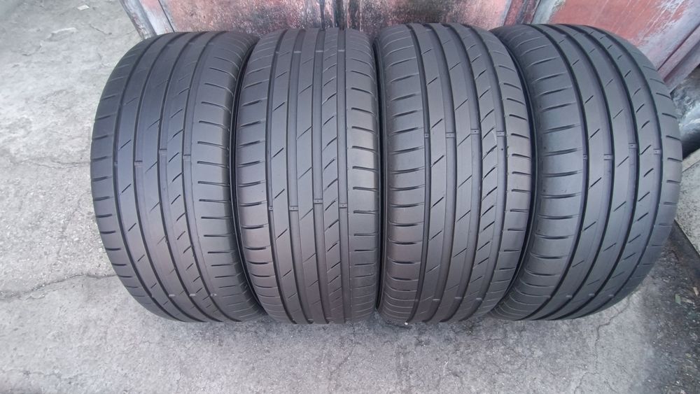 225/50/17 Kumho .