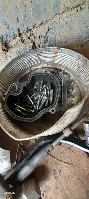 Продам двиготель и карбюратор