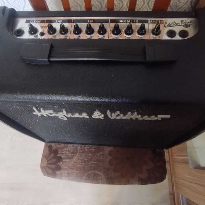 Электрогитара с усилителем