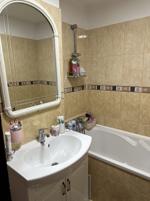 Vand apartament cu 2 camere