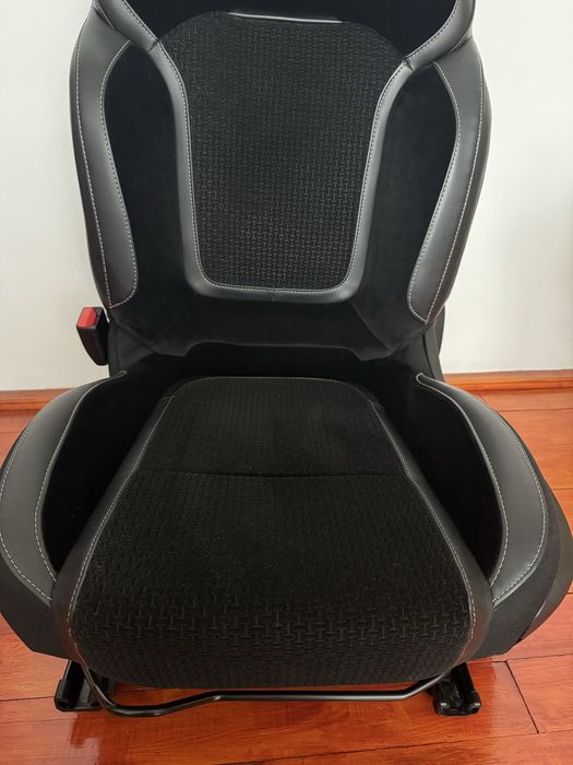 Scaun piele stanga sofer Renault Megane 4 2016-2025