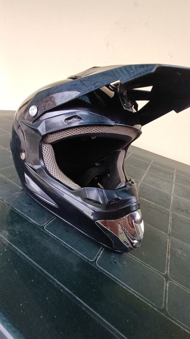 Vând cască motocross