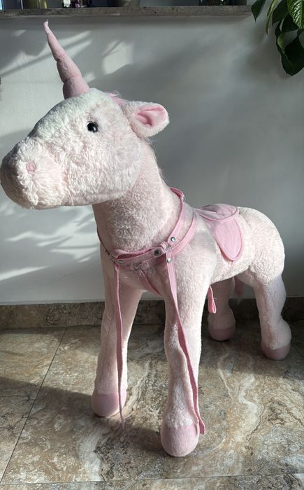 Caluț de pluș roz pentru copii, cu șa și ham - stare foarte bună