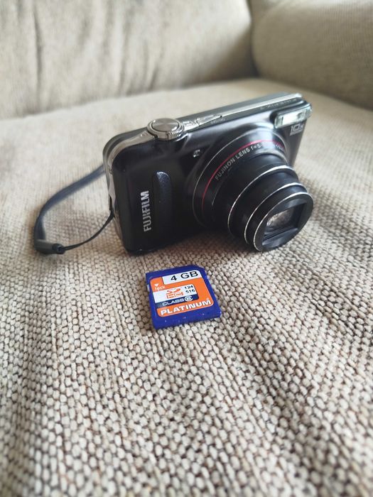 Camera foto/video  digitala Fujifilm FinePix 14 Megapixel poze vintage Functionala