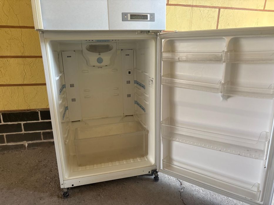 Продаёться холодильник