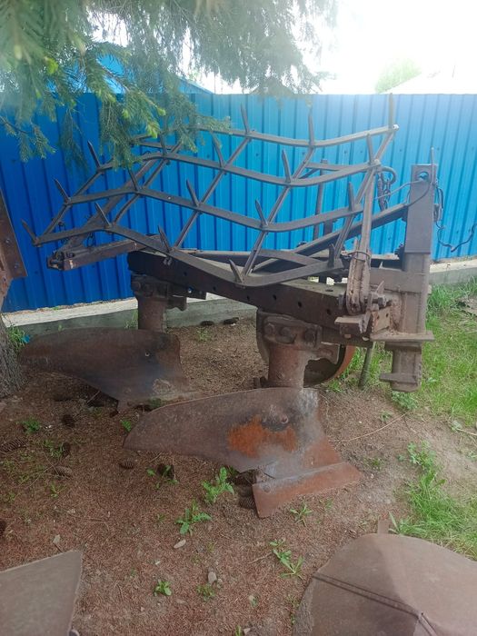 Продам плуг 2 корпуса