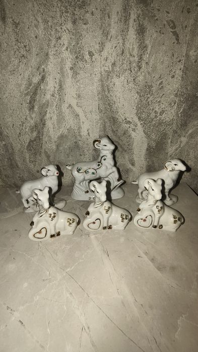Продам фарфоровые статуэтки