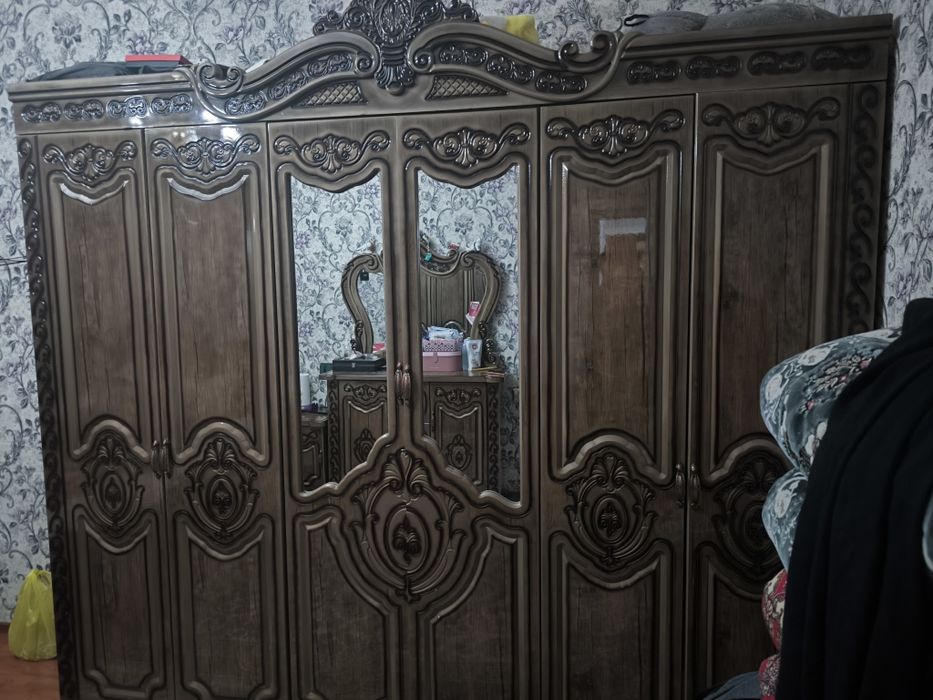 Срочно продается спальный гарнитур