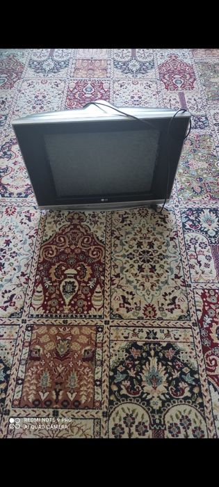 Телевизор LG 15000 ТГ продам