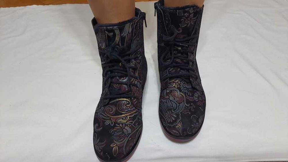 Ghete envogue , captusite, piele naturala JOSEF SEIBEL marimea 40