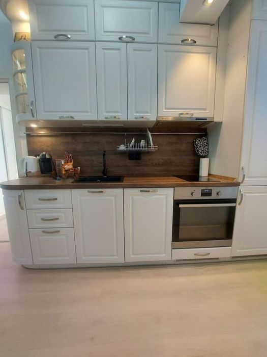 Дава се под наем Тристаен апартамент в София, Център - 68 кв.м за 846.6 € - Снимка #1