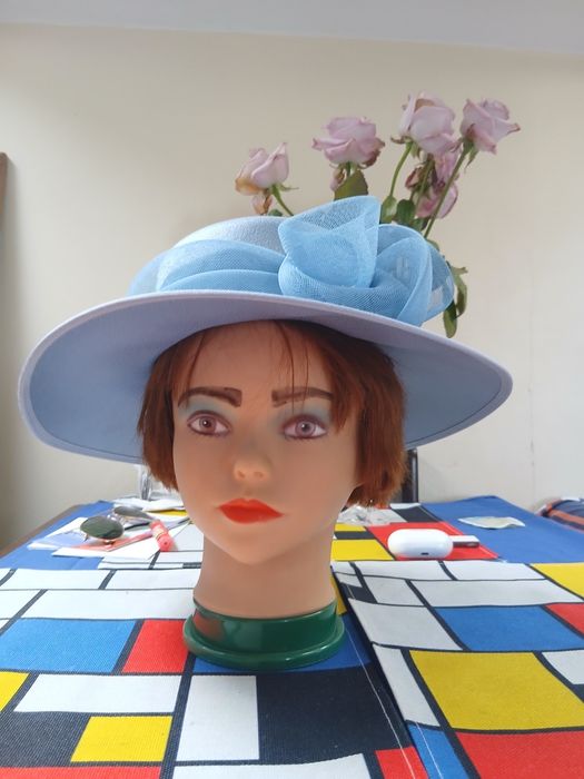 Pălărie pentru nunți