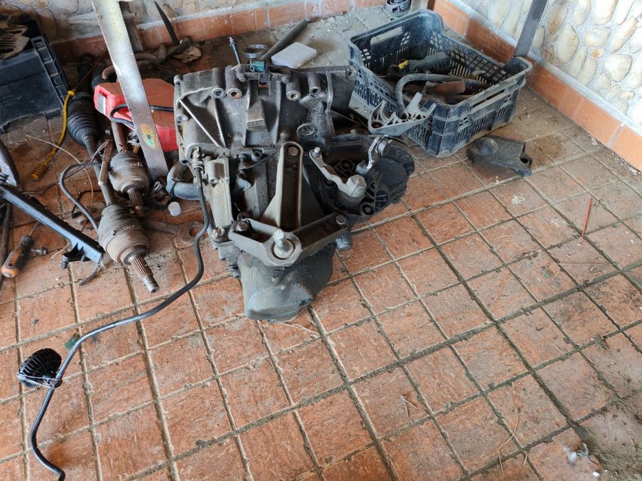 Cutie viteze Renault Clio 3 benzina .