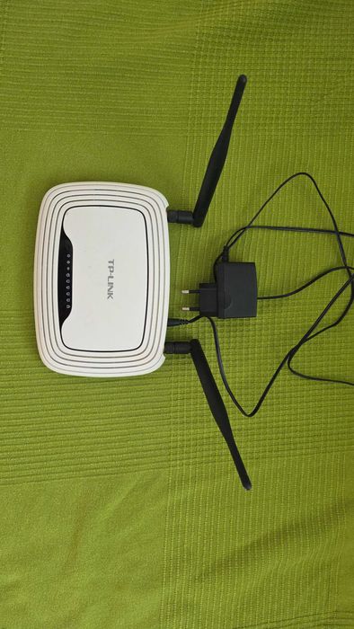 De vanzare Router Huawei conectare si la fibra optica SI router tp link 300 mb model TL-wd 841 nd