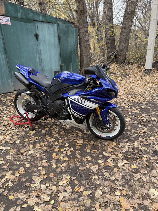 Yamaha R1 спортивный мотоцикл
