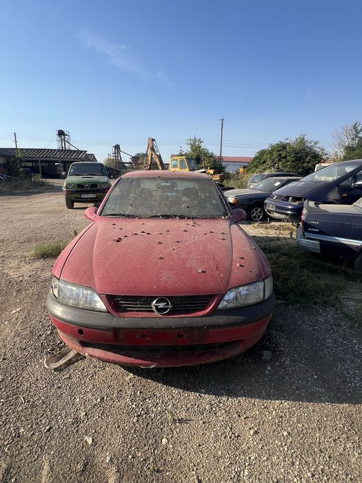 Opel Vectra B 1.6 НА ЧАСТИ