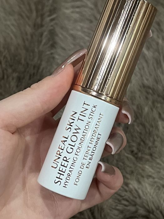 Charlotte Tilbury фон дьо тен стик