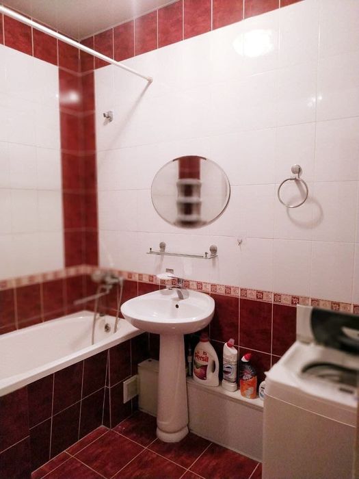 Ц-6 Продается 4 комнатная квартира метро Минор