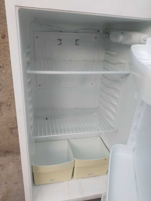 ХОЛОДИЛЬНИК
переделан, покрашен- родной цвет белый.