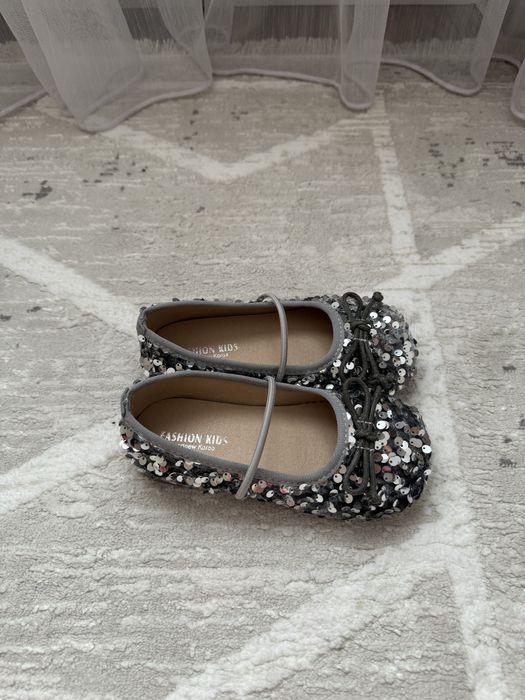 Туфли, кеды на девочку