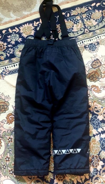 Продам зимнию куртку с комбинезоном