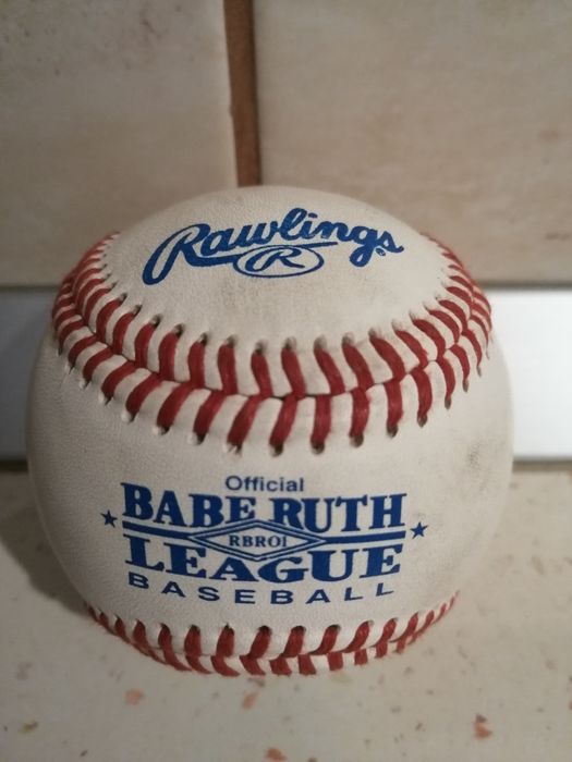 Manusi de baseball și minge oficiala