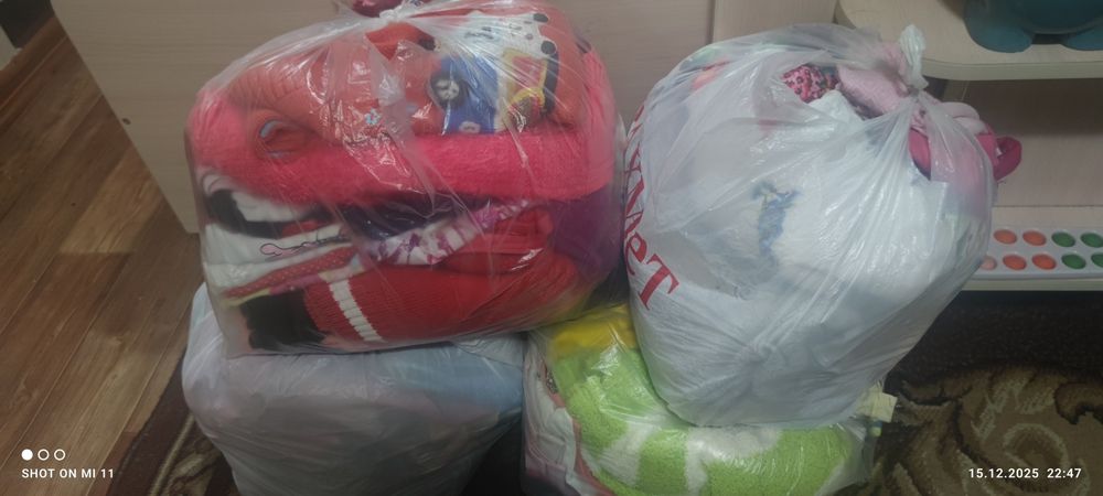 Вещи  на девочку, 4 пакета