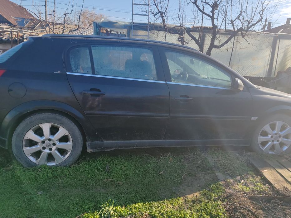 Vând mașină Opel Vectra signum, stare buna! Pentru piese de schimb!