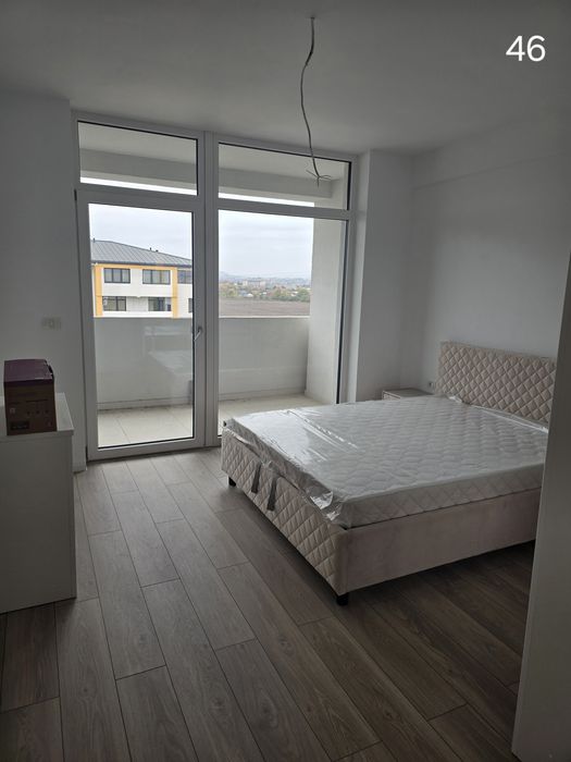 Inchiriez apartament