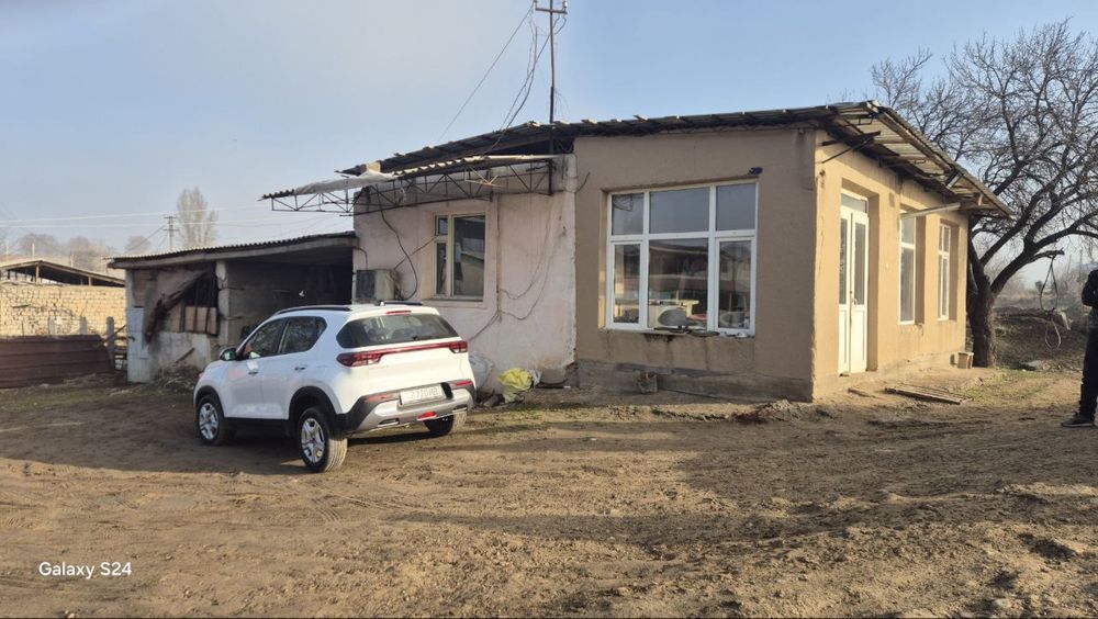 66,5 соток с кадастром в Кибрае — под производство или застройку