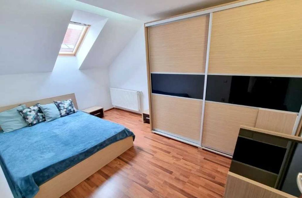 Тристаен апартамент под наем в Центъра