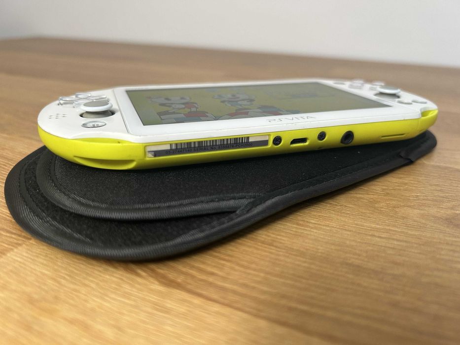 PS Vita Slim modată — cadou perfect, jocuri incluse | Japonia