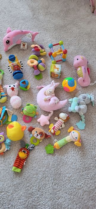 Лот бебешки играчки!
