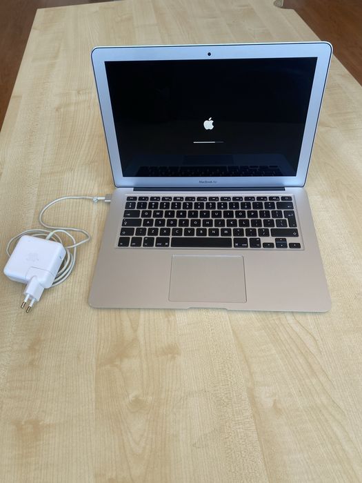 Apple  Macbook Air 13’, i5, 8 Gb RAM, 128 Gb SSD 2017