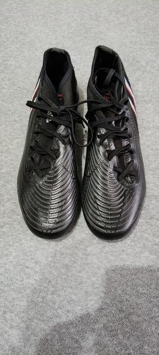 Ghete fotbal Adidas Predator