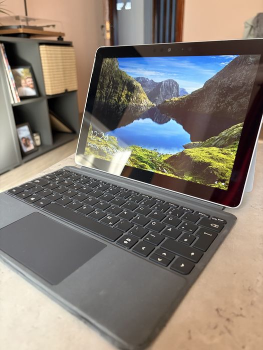 Tableta Microsoft Surface Go 8GB RAM / 128GB SSD