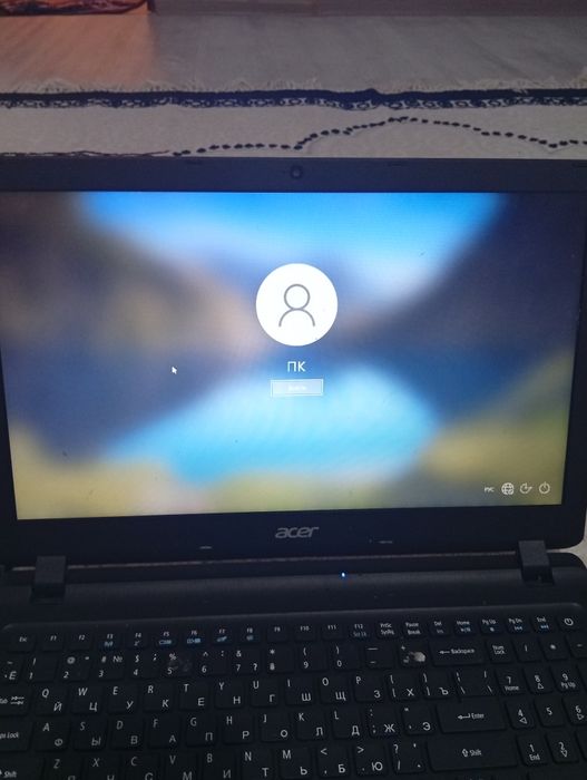 Ноутбук aser срочно продам