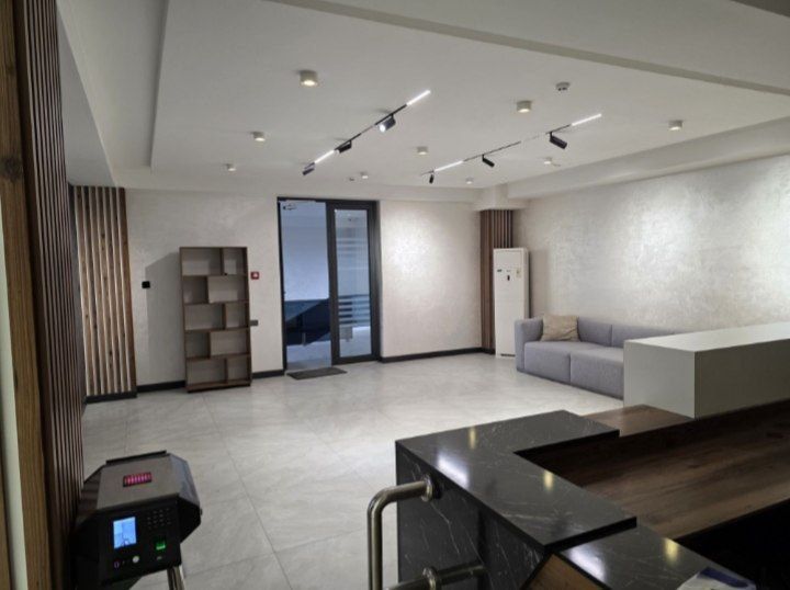 Офисное Здание возле Американского посольства 830 м²