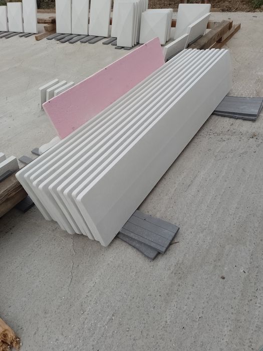 Vindem coame și palari pentru gard