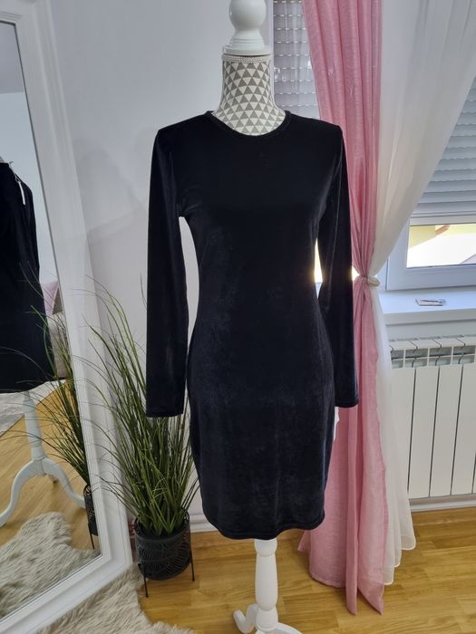 Rochie neagră din catifea