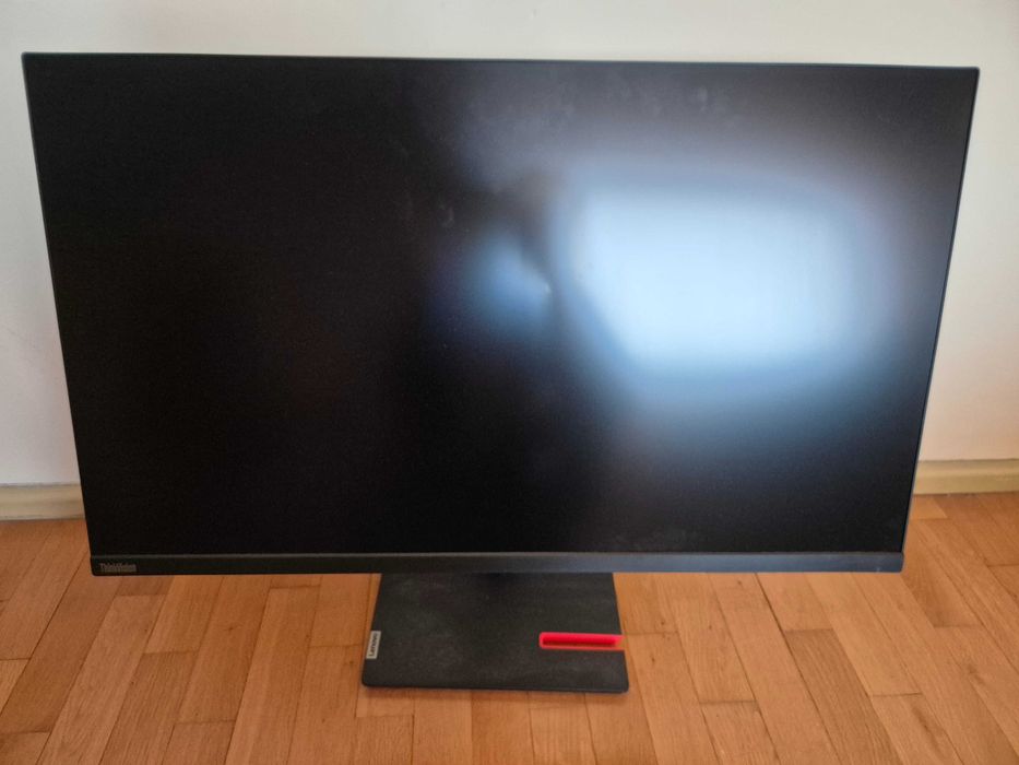 Монитор Lenovo ThinkVision