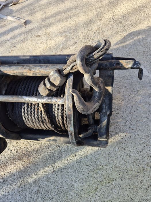 Troliu fontă (Capestan) nou