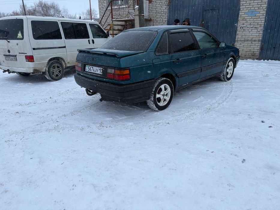 Продам пассат б3 1,8 моно, на ходу