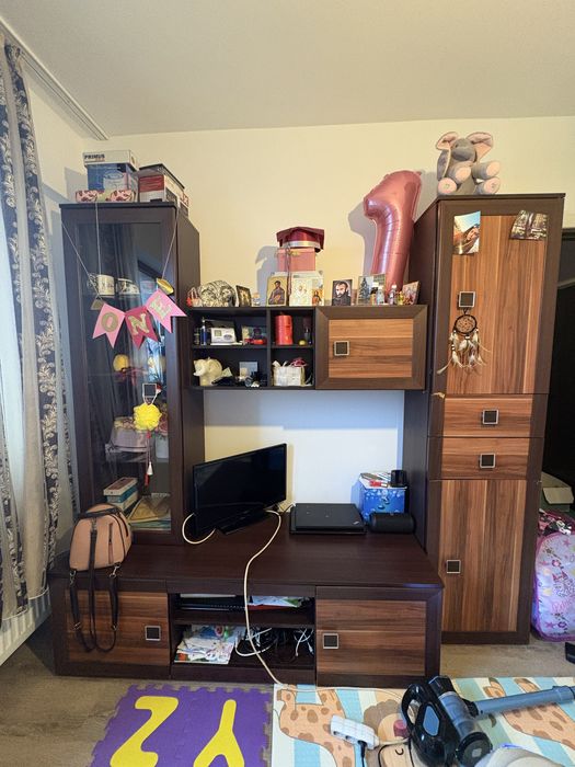 Vand mobila living/ bibloteca