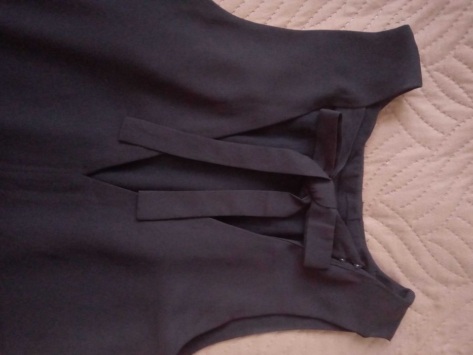 Черна ефирна рокля H&M