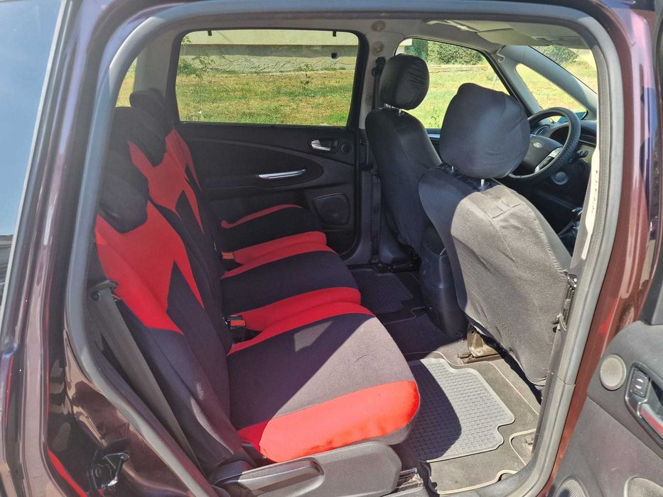 Ford S-Max ideal pentru o familie