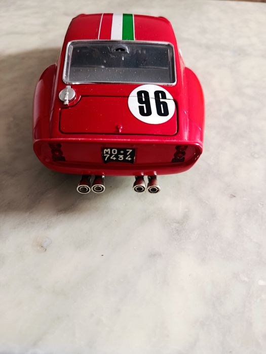 Ферари GTO размер 1/18