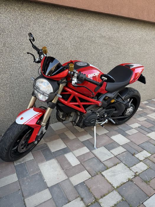 Ducati Monster 1100 EVO