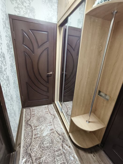 Продаётся однокомнатная квартира 1/8/9. Рядом с рынком Кадешева.